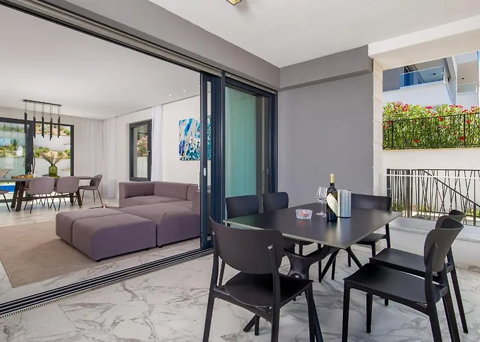 Apartamento 2 Bedroom In *