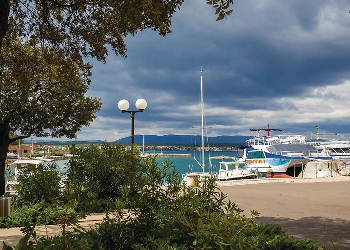 2 Bedroom In Appartamento Malinska